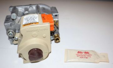 Goodman B2075011 HBA Gas Valve